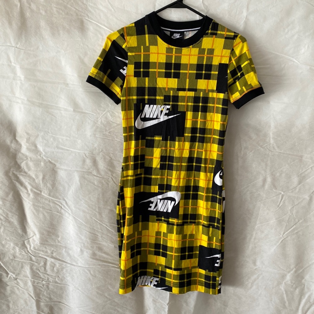 Nike Girl body fit dress